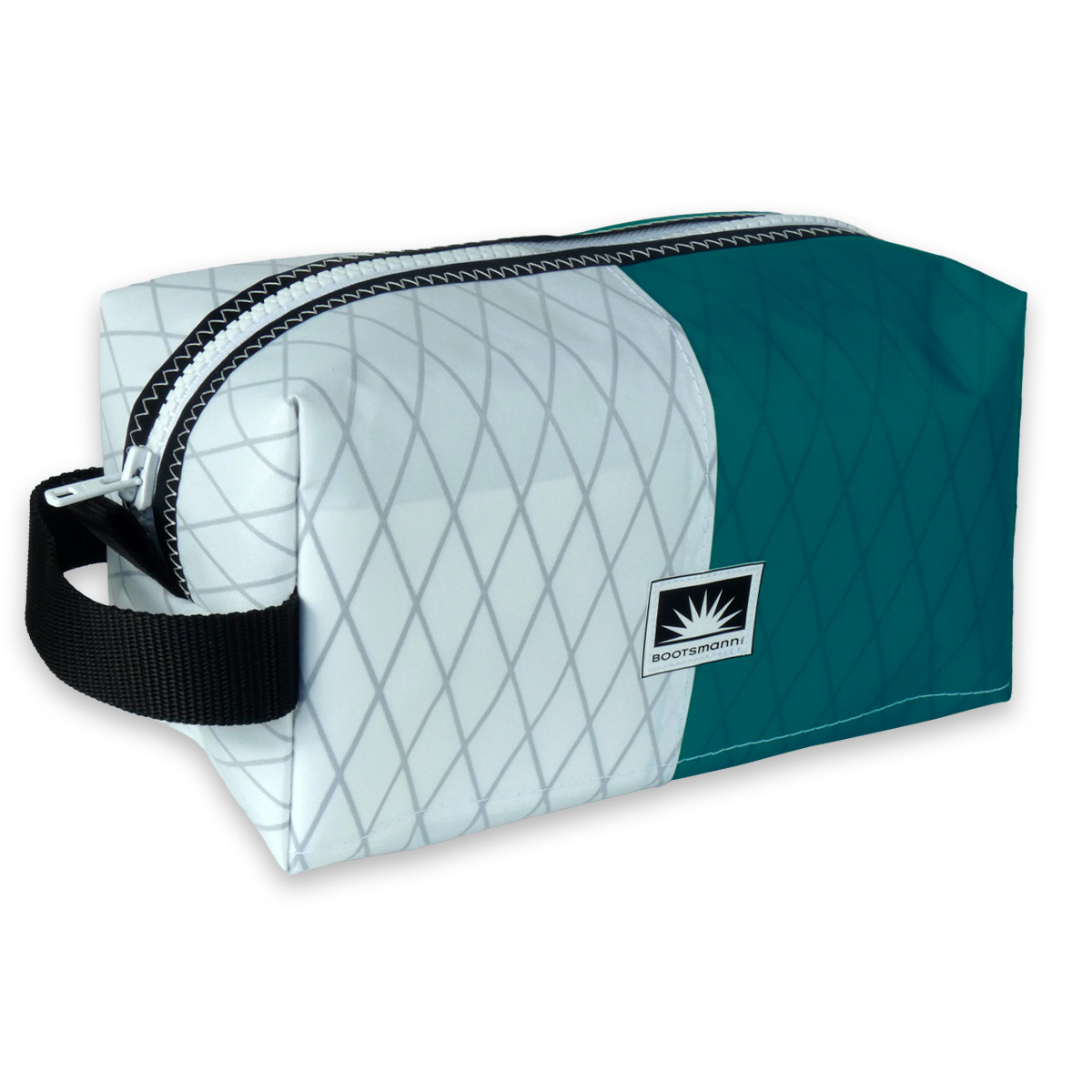 Kulturtasche aus X-Pac Segeltuch mit YKK Reißverschluss, freigestellt