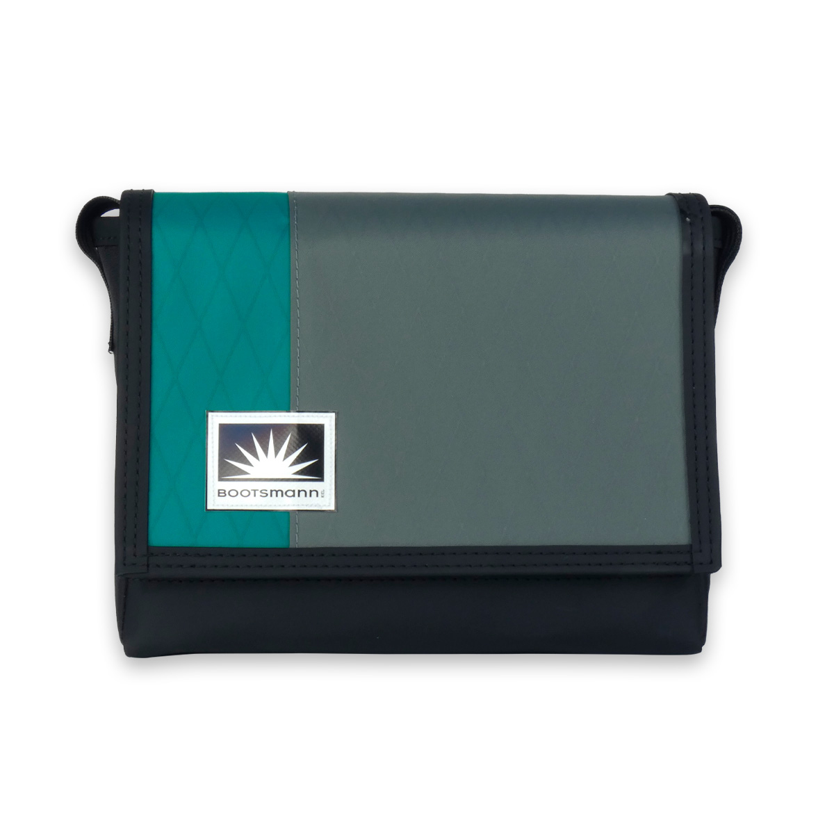 Bootsmann Tasche S quer aus X-Pac und Masttaschentuch freigestellt – handgefertigt in Kiel, robust, wetterfest und langlebig.