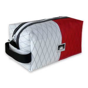 Kulturtasche aus X-Pac Segeltuch mit YKK Reißverschluss, freigestellt