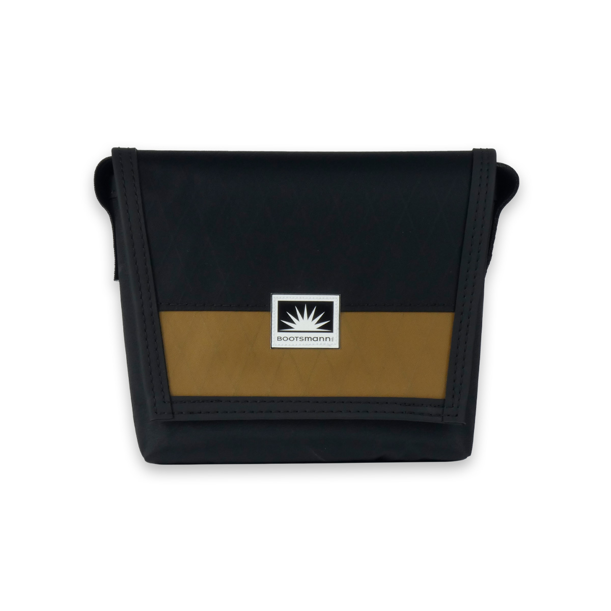 Bootsmann Tasche XS freigestellt – kompakte Umhängetasche aus Segeltuch oder X-Pac, handgefertigt in Kiel, wetterfest und robust.