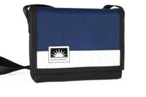 Umhängetasche S quer aus X-Pac VX21 in Blau, wasserdicht, freigestellt