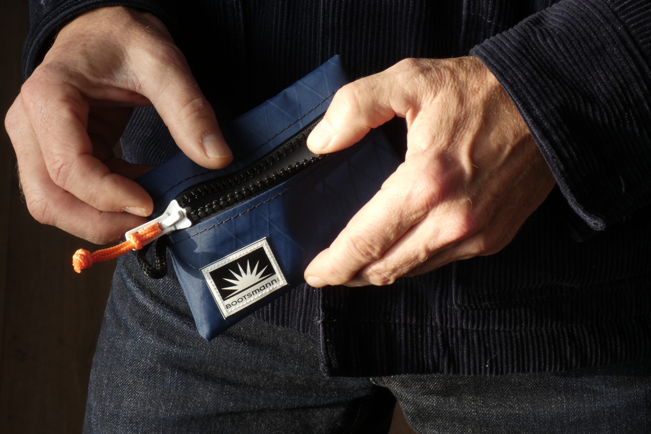 Handgemachtes Mini-Wallet aus X-Pac Segeltuch, wasserfest und robust