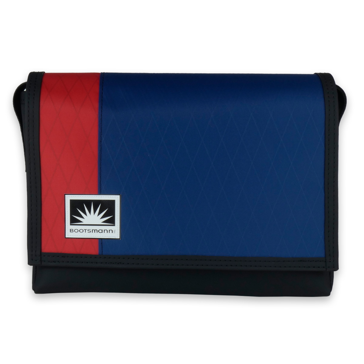 Bootsmann Tasche M aus X-Pac und Masttaschentuch freigestellt – handgefertigt in Kiel, robust, wetterfest und langlebig.