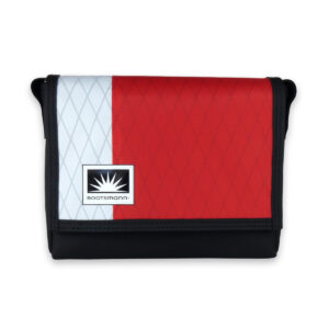 Bootsmann Tasche S quer aus X-Pac und Masttaschentuch freigestellt – handgefertigt in Kiel, robust, wetterfest und langlebig