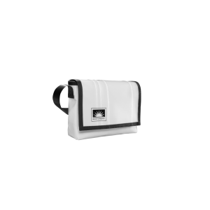 Individuell konfigurierbare Umhängetasche S-quer aus neuer LKW-Plane, fünf Farben wählbar