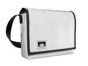 Individuell konfigurierbare Laptoptasche für 17 Zoll Geräte aus neuer LKW-Plane, fünf Farben wählbar