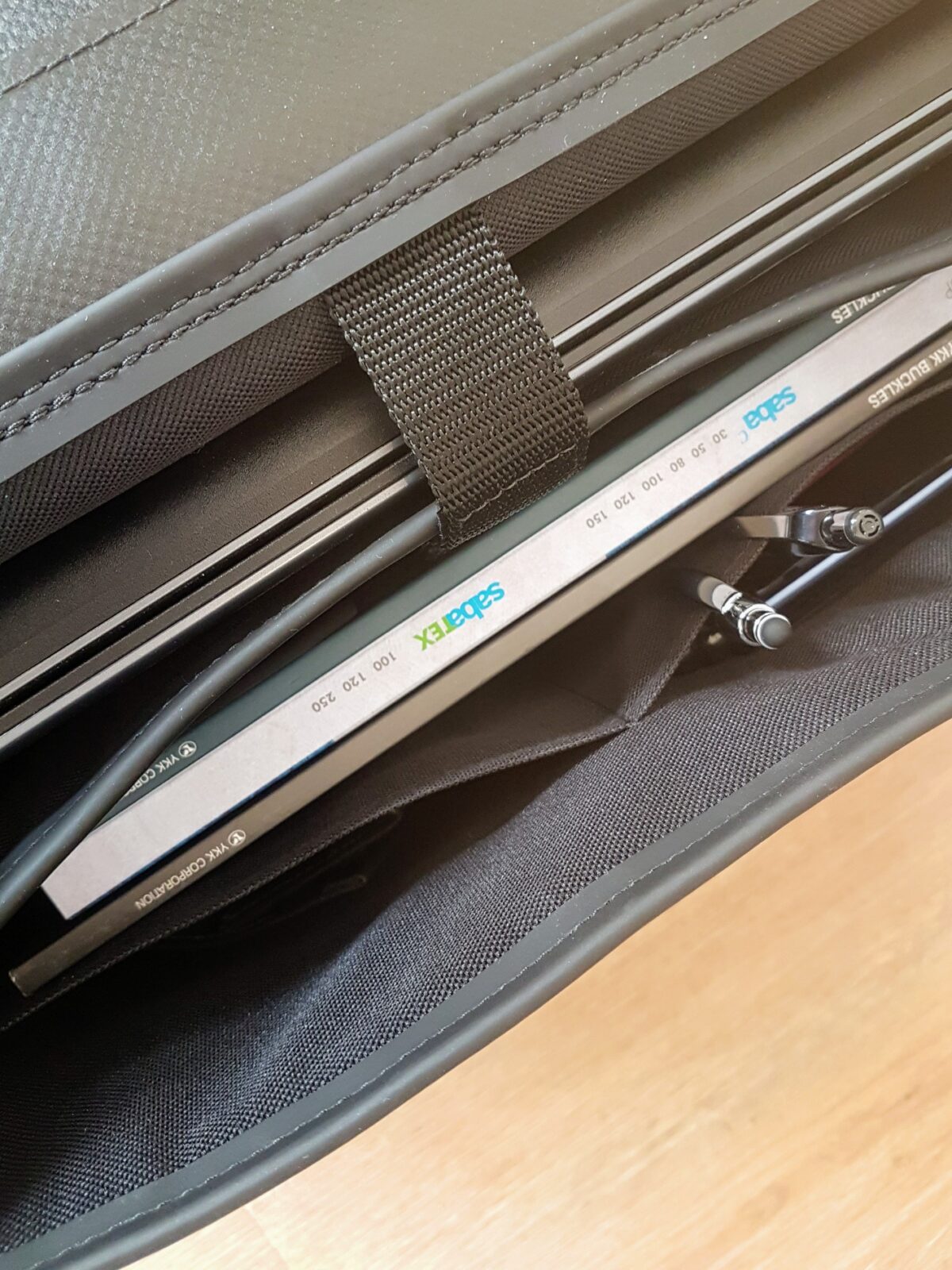 Innenansicht Laptoptasche mit Unterlagen und Laptop