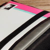 MacBook 13 Zoll in geöffneter Tablet-Tasche Modell Bootsmann aus LKW-Plane