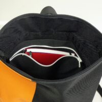 Großer BOOTSMANN-Rucksack aus Canvas in Orange und Schwarz, von oben fotografiert, freigestellt