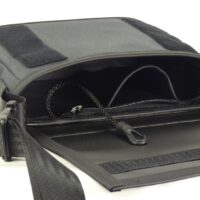 Innenansicht der Tasche s quer mit Reißverschlussinnentasche