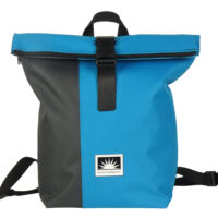 Großer BOOTSMANN-Rucksack aus Canvas in Anthrazit und Himmelblau, freigestellt
