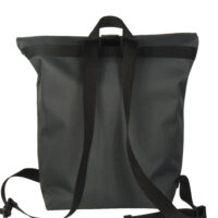 Freigestellte Rückansicht eines großen BOOTSMANN-Rucksacks aus Canvas in Grau und Anthrazit mit sichtbaren Trageriemen
