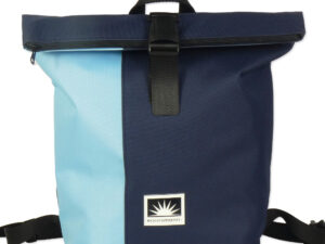 Großer BOOTSMANN-Rucksack aus Canvas in Hellblau und Navyblau, freigestellt
