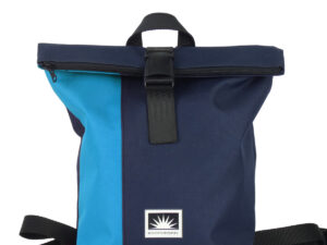 BOOTSMANN-Rucksack aus Canvas in Himmelblau und Navyblau, Größe M, freigestellt