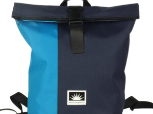 Großer BOOTSMANN-Rucksack aus Canvas in Himmelblau und Navyblau, freigestellt