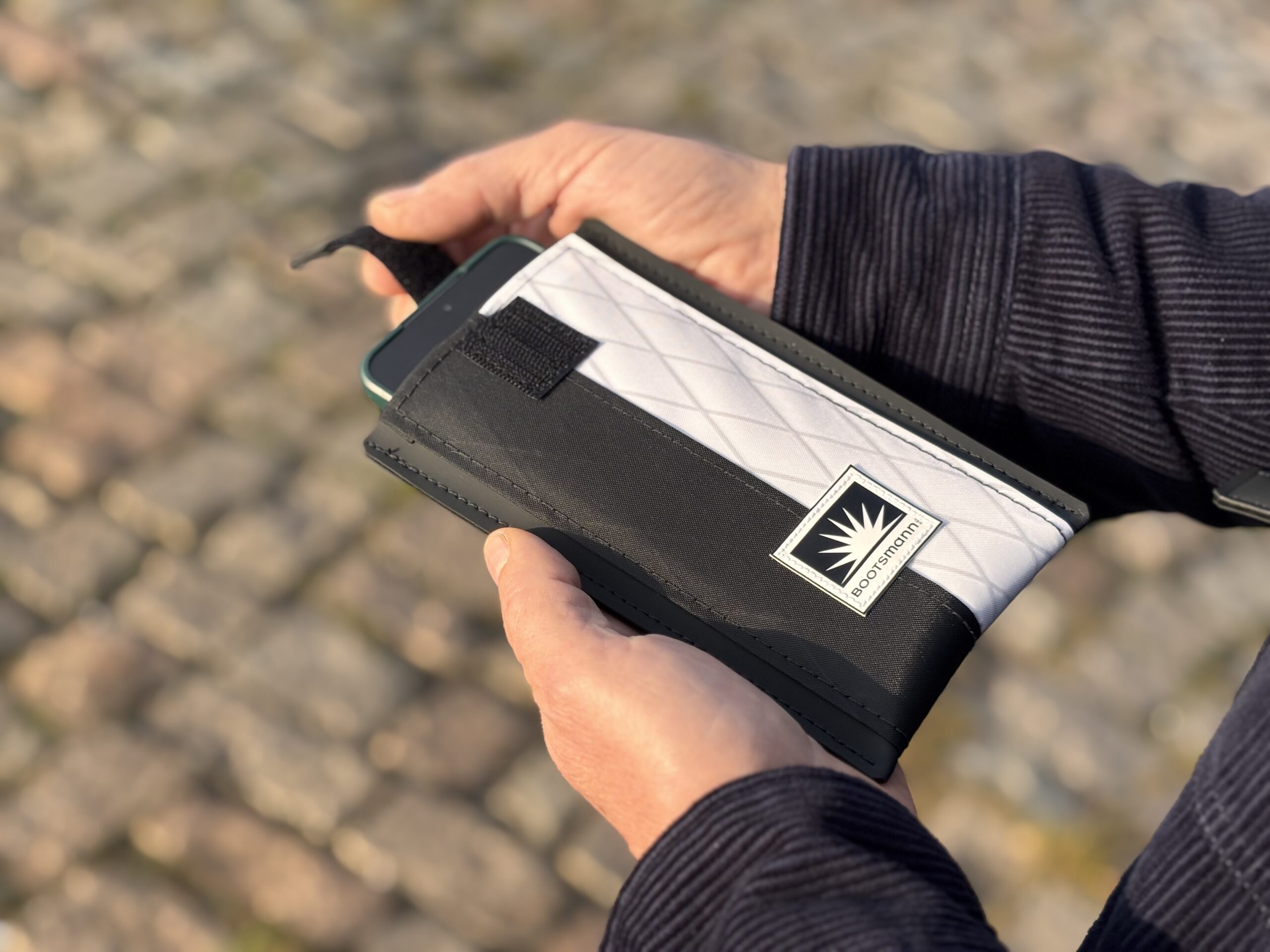 Smartphonetasche aus X-Pac Segeltuch, leicht, wasserfest und langlebig