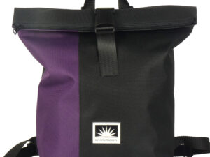 Großer BOOTSMANN-Rucksack aus Canvas in Lila und Schwarz, freigestellt
