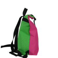 Seitenansicht eines BOOTSMANN-Rucksacks aus Canvas in Pink und Grasgrün, Größe M, freigestellt auf weißem Hintergrund
