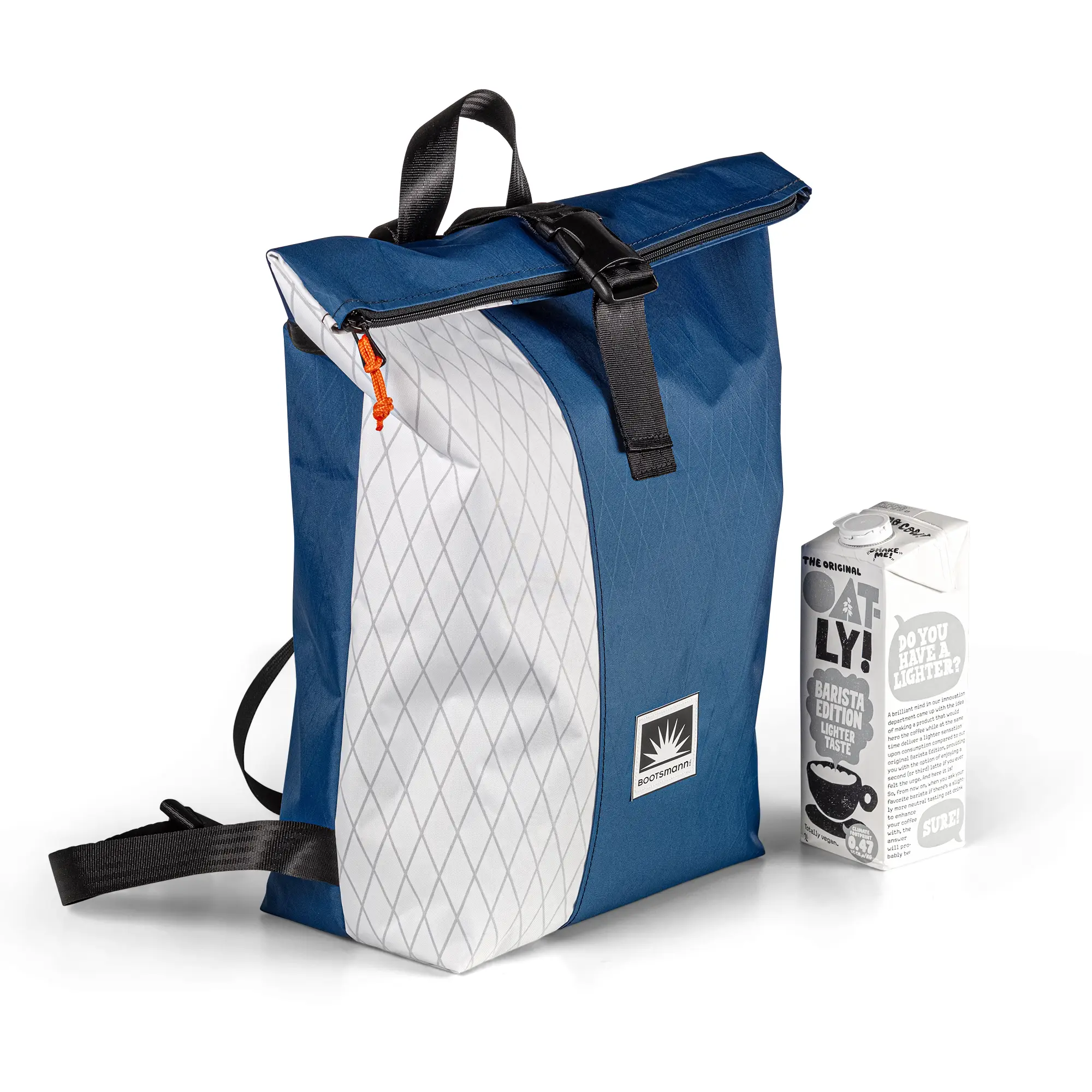 Bootsmann Rucksack Größe L aus X-Pac Segeltuch, Profilansicht mit Tetrapak, freigestellt