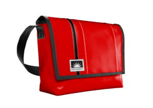 Bootsmann Tasche XL aus LKW-Plane in Rot freigestellt