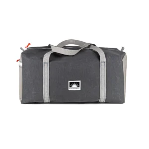 Freigestellte Sporttasche Weekender Größe L aus Persenningstoff