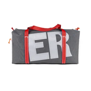 Freigestellte Sporttasche Weekender Größe L aus Persenningstoff