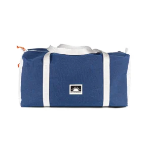 Freigestellte Sporttasche Weekender Größe L aus Persenningstoff