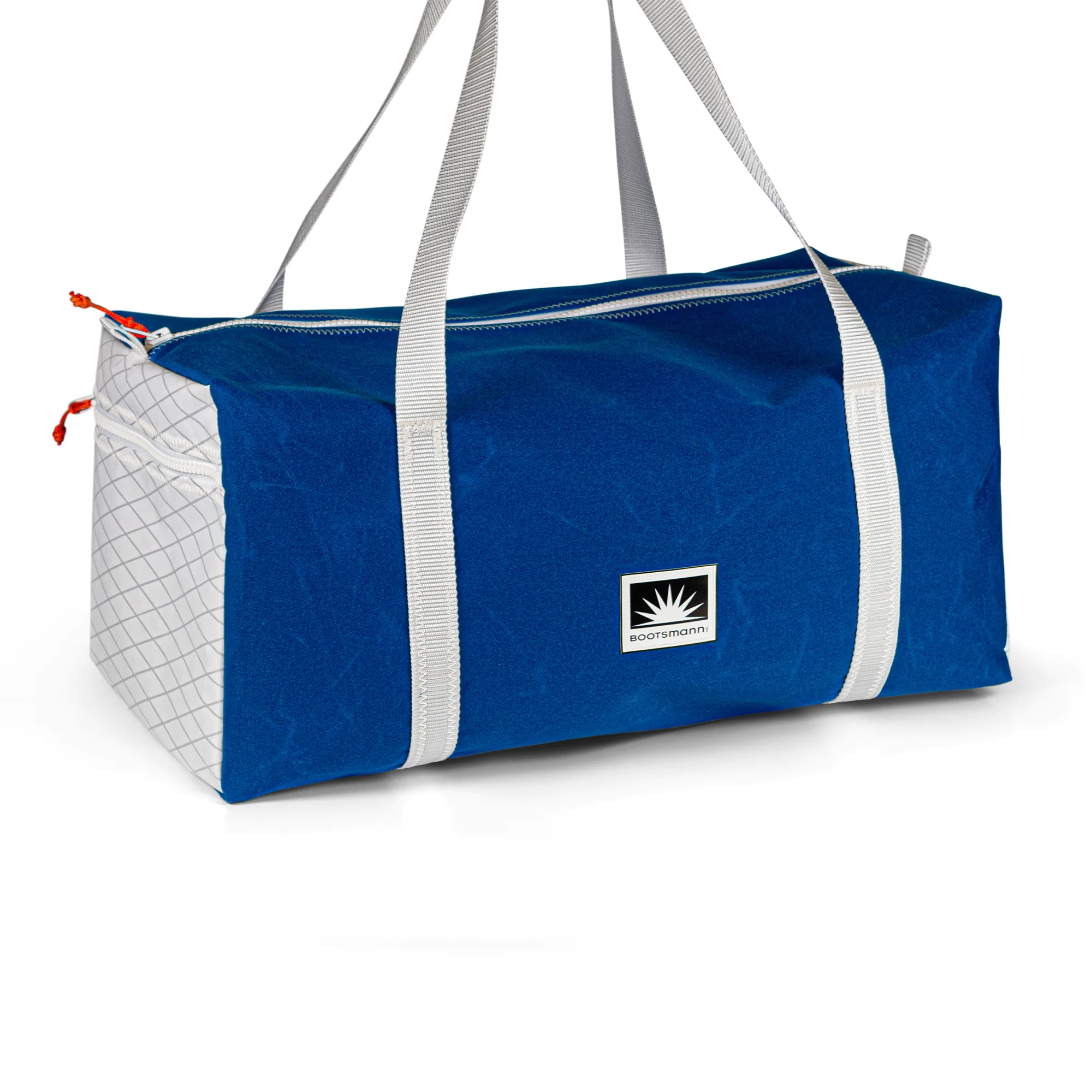 Freigestellte Sporttasche Weekender Größe L aus Persenningstoff