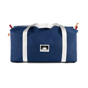 Freigestellte Sporttasche Weekender Größe M aus Persenningstoff