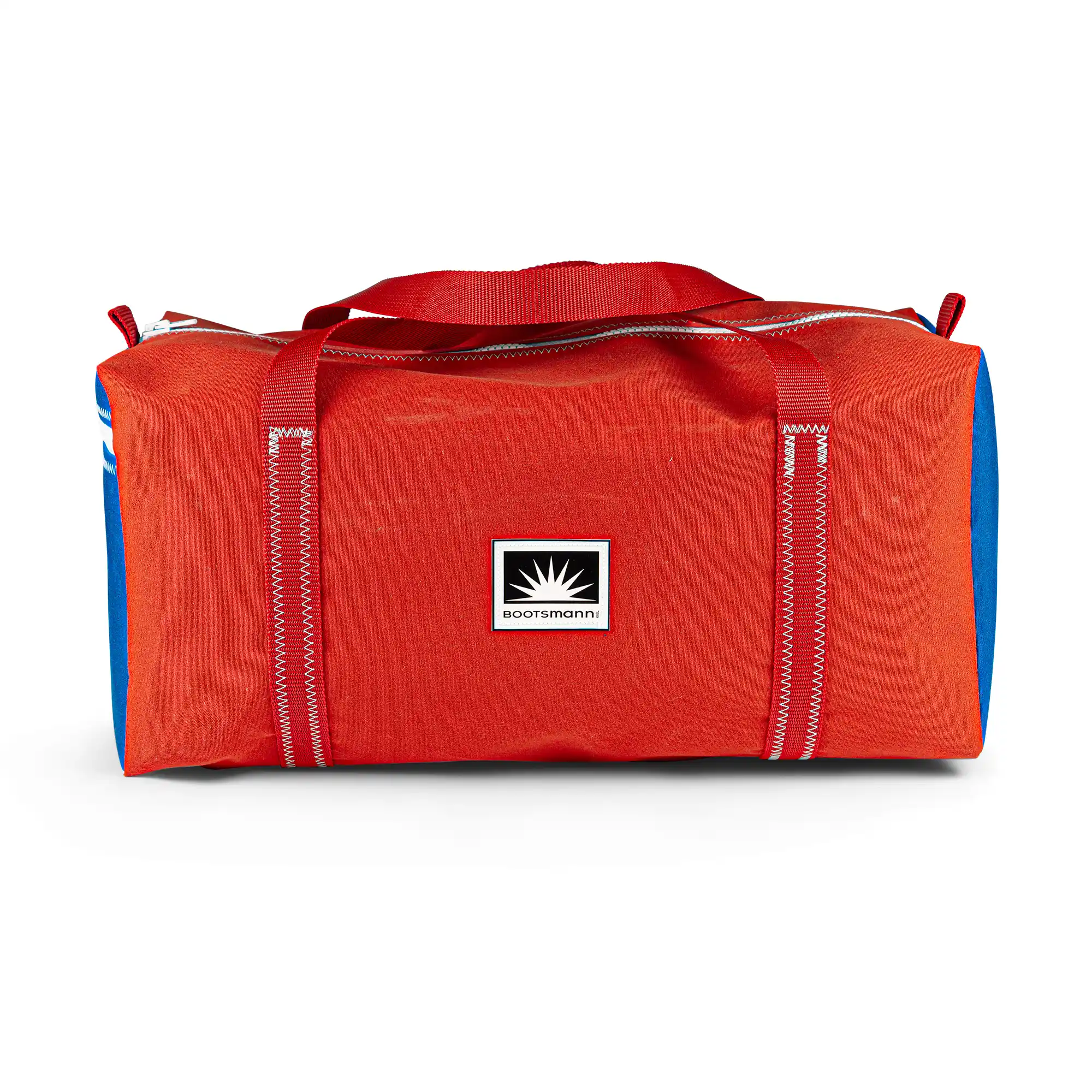 Freigestellte Sporttasche Weekender Größe M aus Persenningstoff