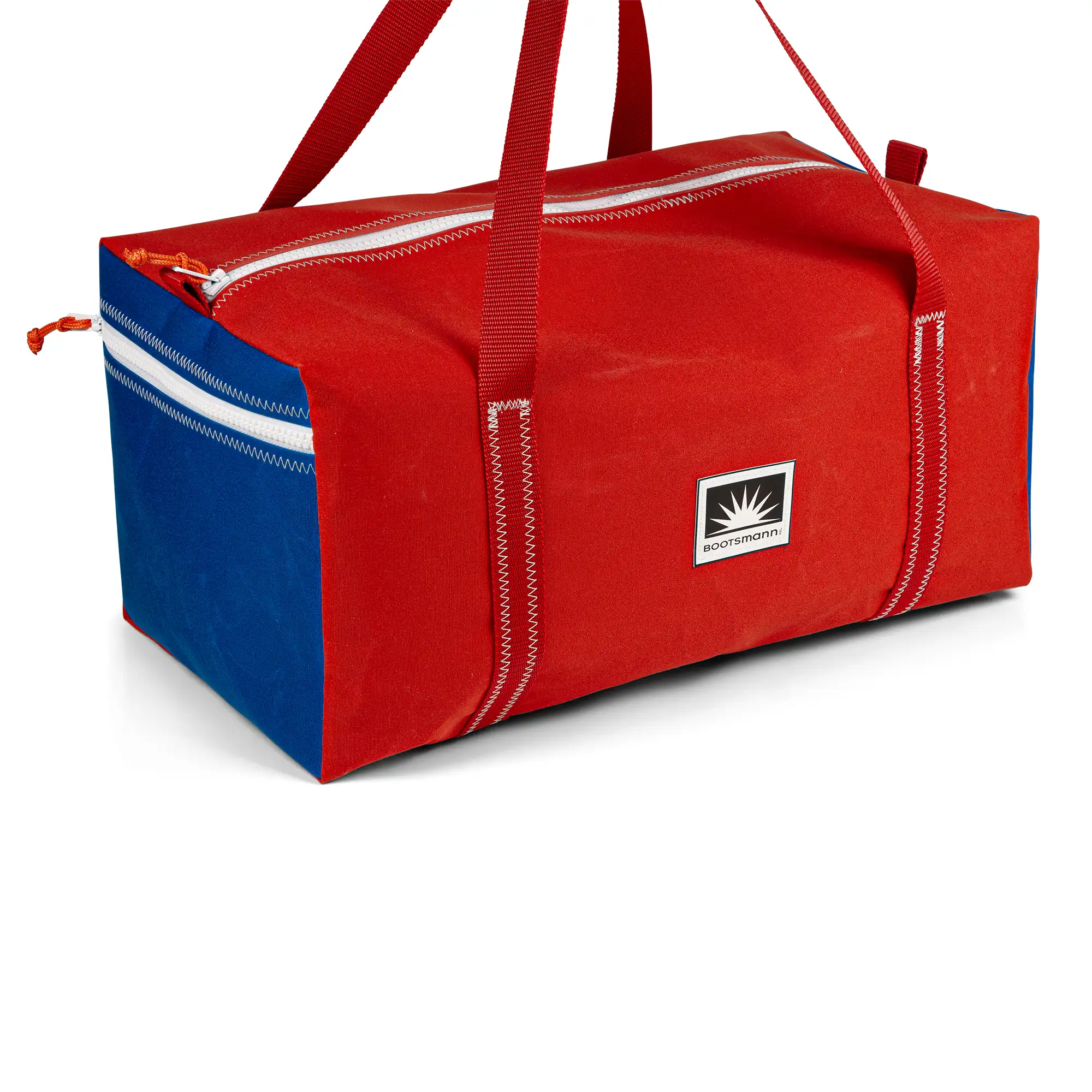 Freigestellte Sporttasche Weekender Größe M aus Persenningstoff