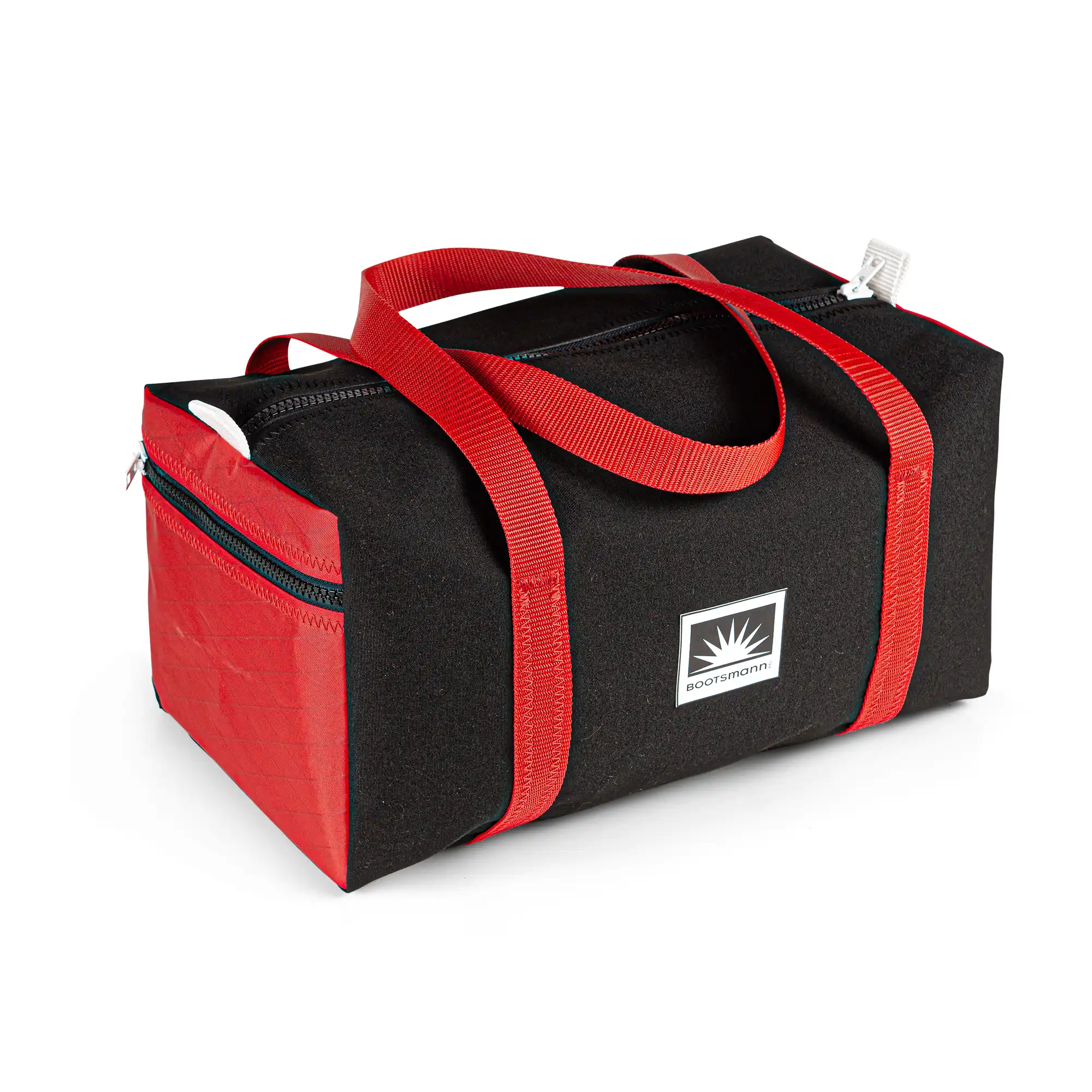 Freigestellte Sporttasche Weekender Größe S aus Persenningstoff