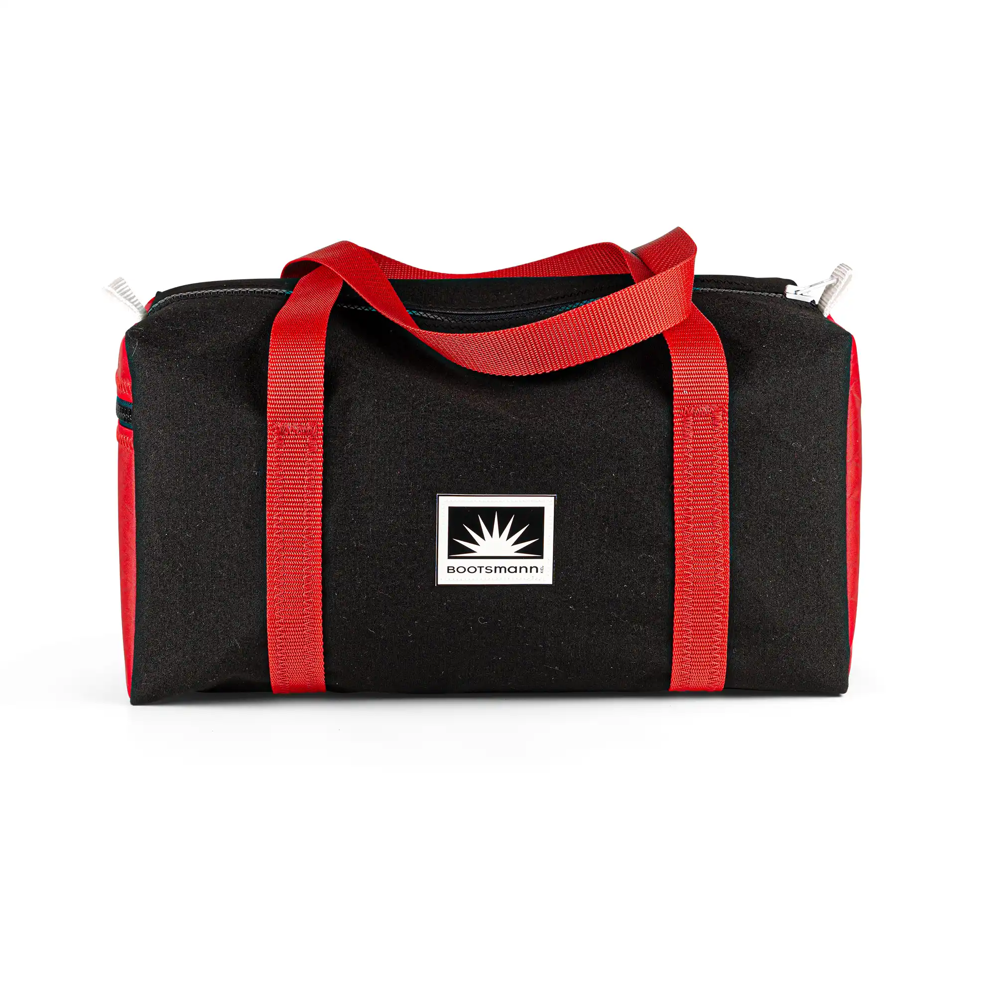 Freigestellte Sporttasche Weekender Größe S aus Persenningstoff