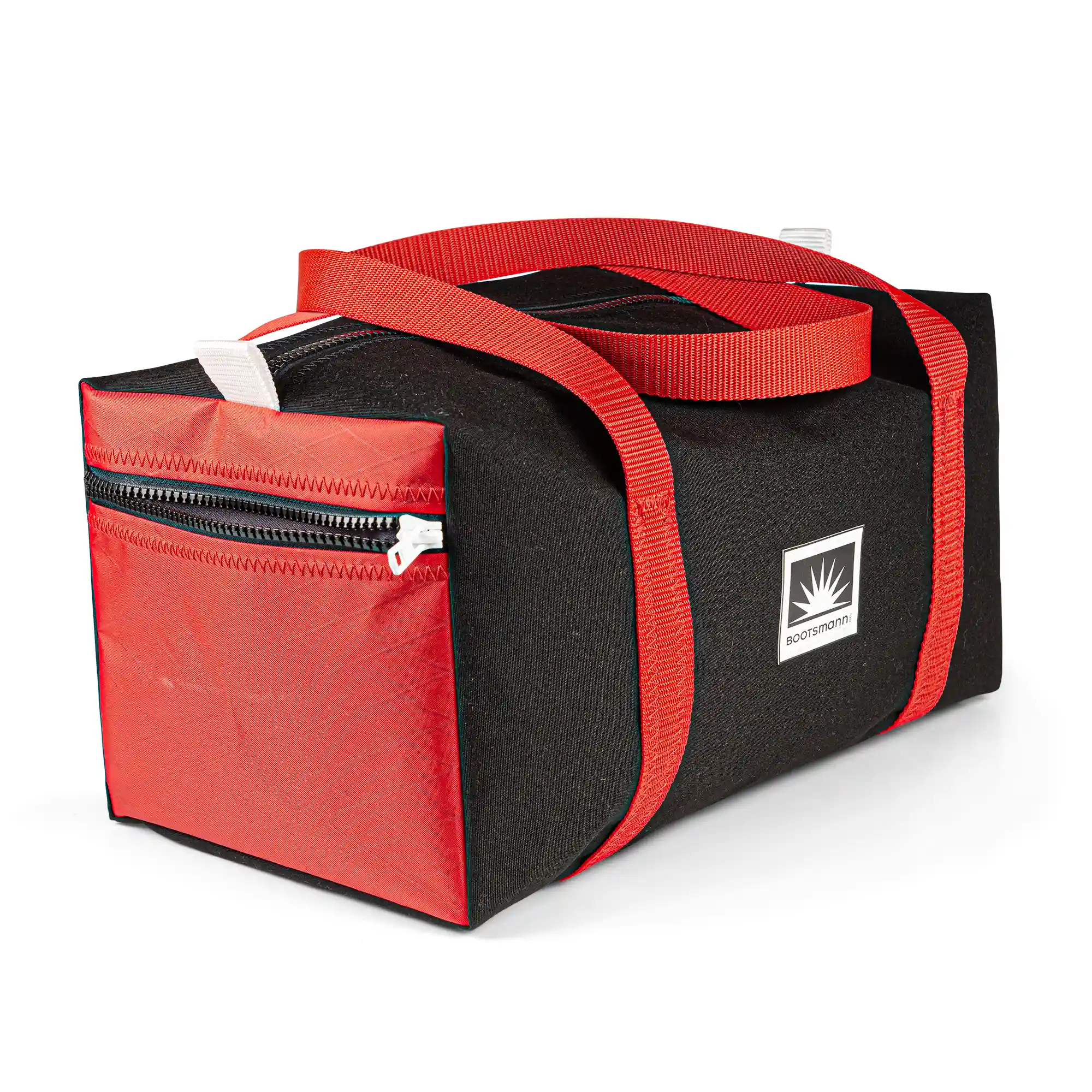 Freigestellte Sporttasche Weekender Größe S aus Persenningstoff