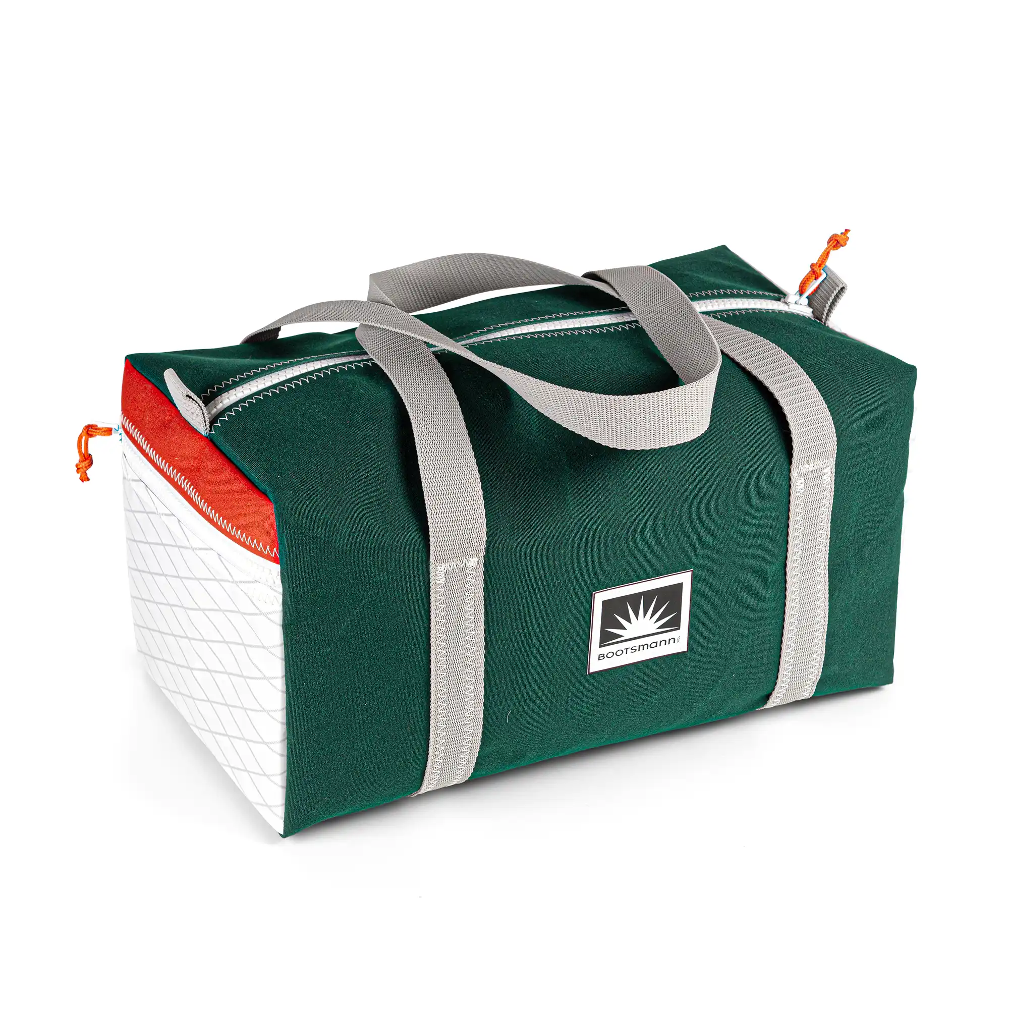 Freigestellte Sporttasche Weekender Größe S aus Persenningstoff