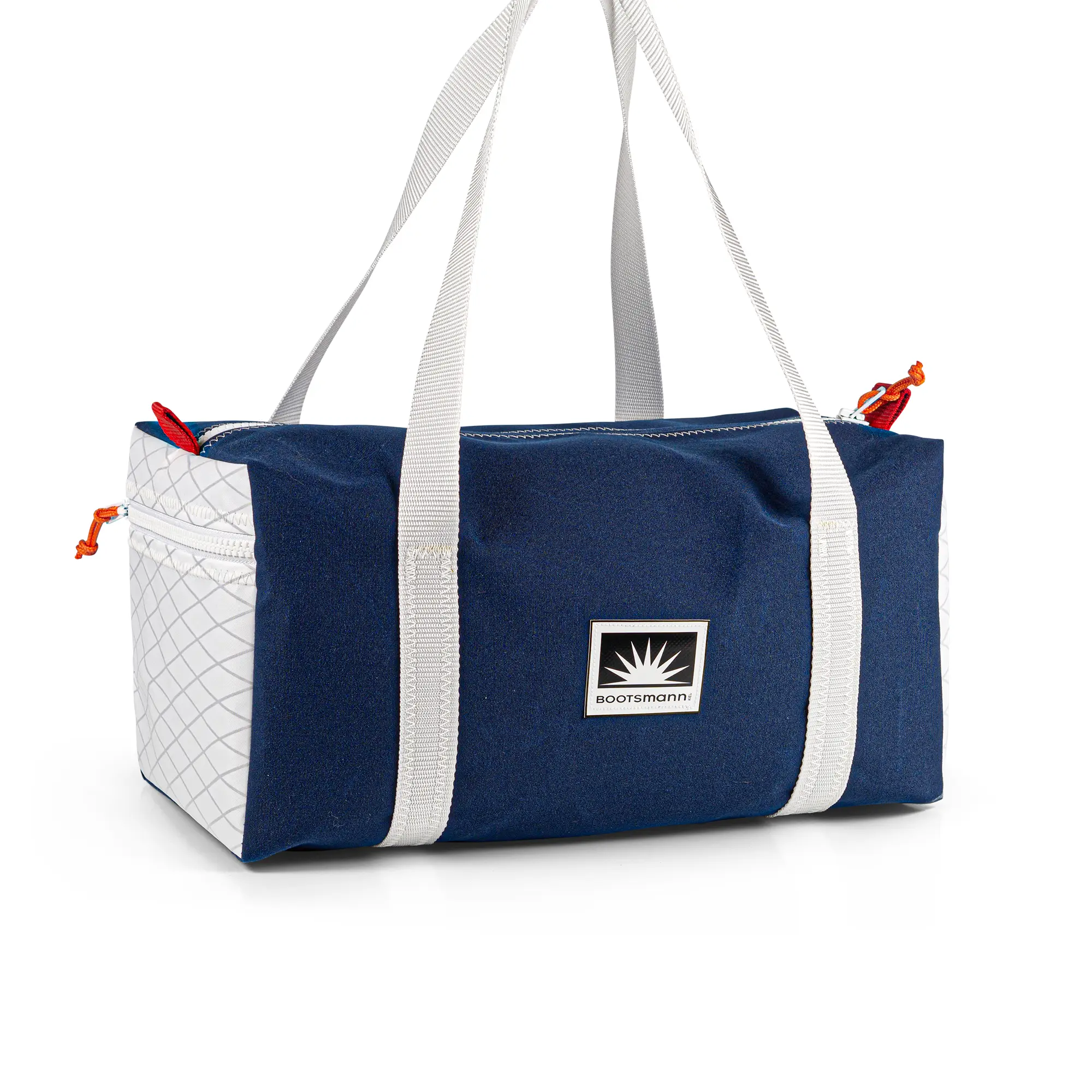 Freigestellte Sporttasche Weekender Größe S aus Persenningstoff