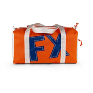 Freigestellte Sporttasche Weekender Größe S aus Persenningstoff